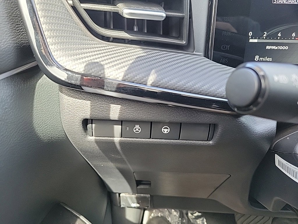 New 2025 Nissan Kicks SR w/ SR Premium Package image 17