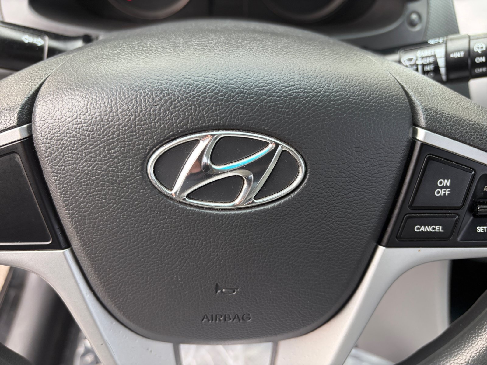 Used 2012 Hyundai Accent GS FWD image 29
