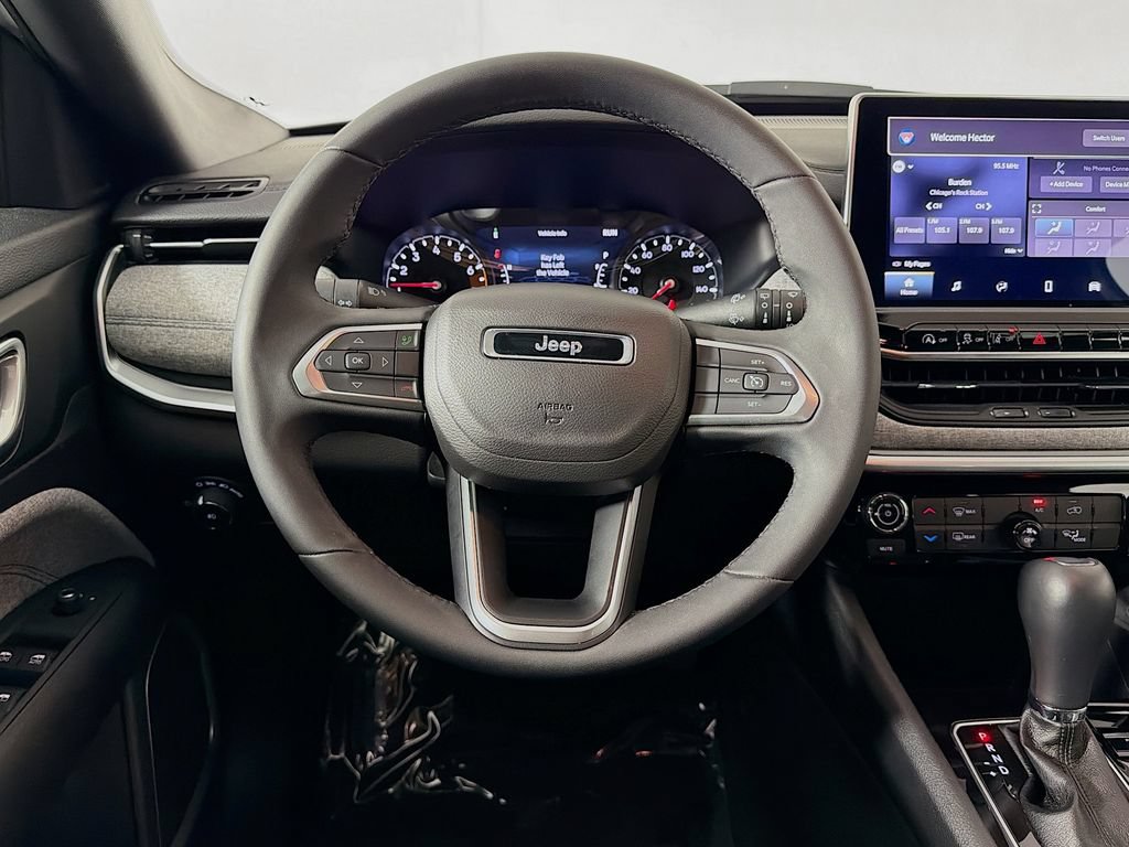 Used 2024 Jeep Compass Latitude AWD/4WD image 11
