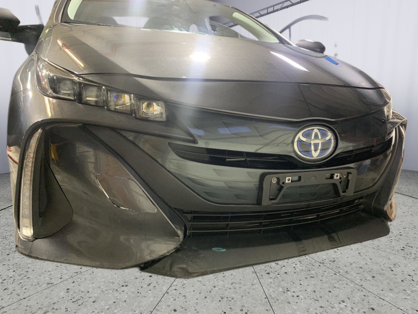 Used 2020 Toyota Prius Prime LE image 2