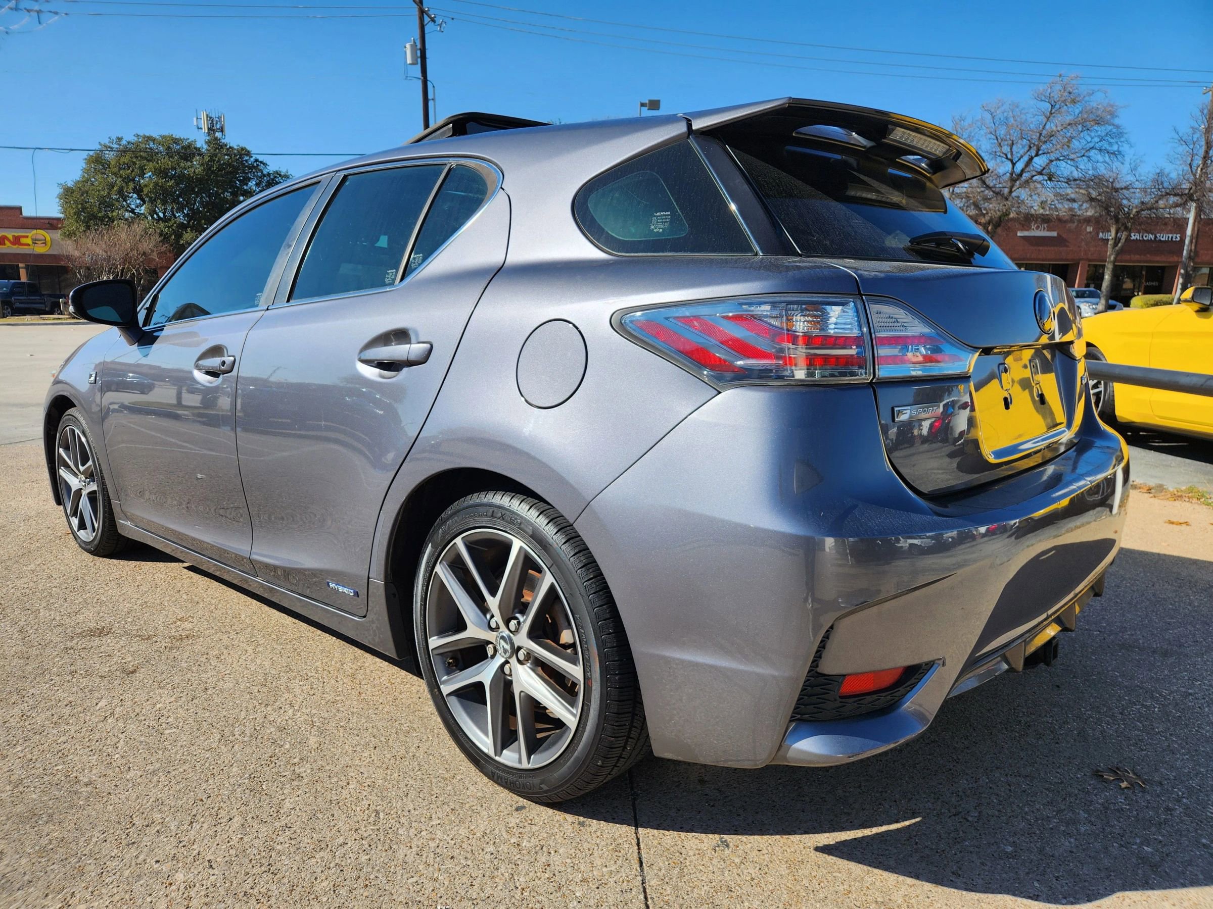 Used 2015 Lexus CT 200h w/ Navigation Package image 3