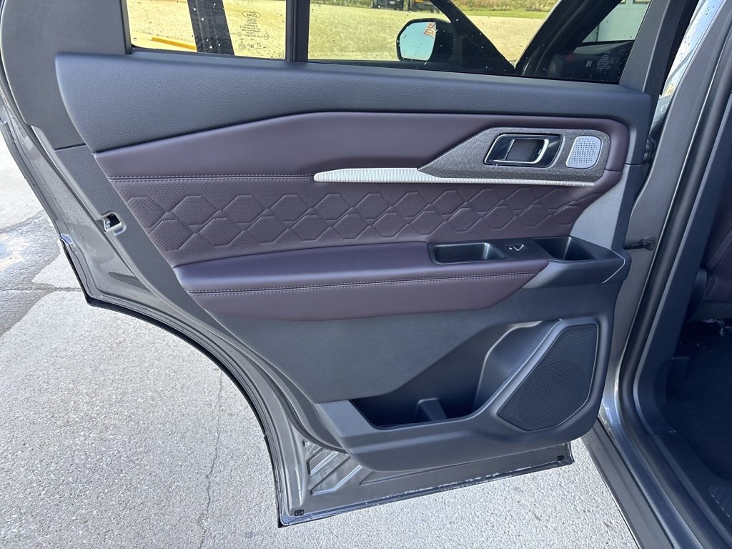 New 2026 Ford Explorer Platinum image 28