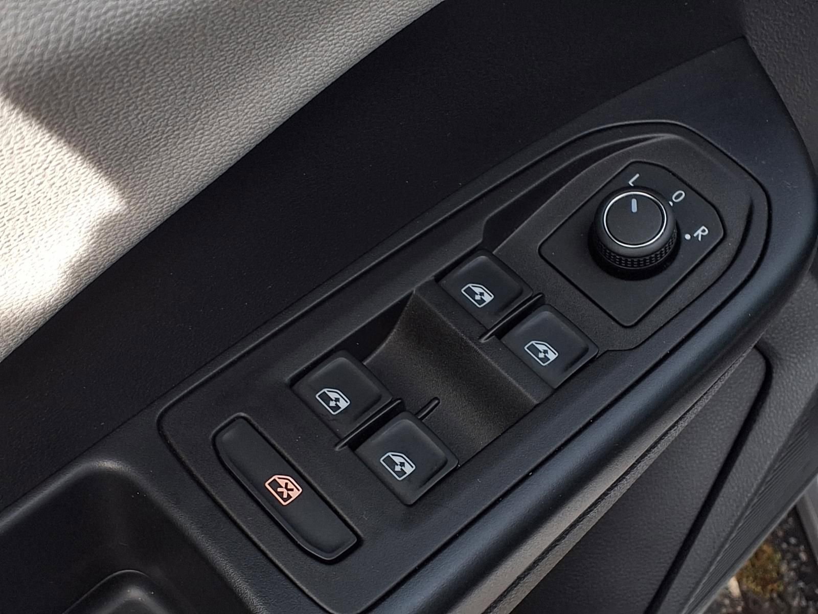Certified 2025 Volkswagen Taos S FWD image 18