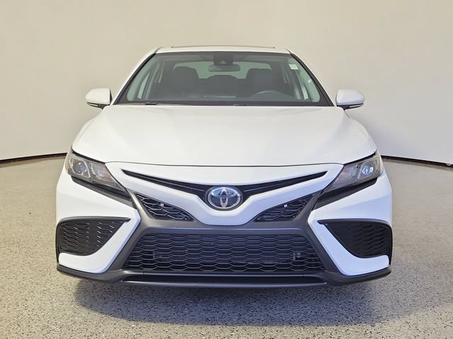 Used 2024 Toyota Camry SE FWD image 3