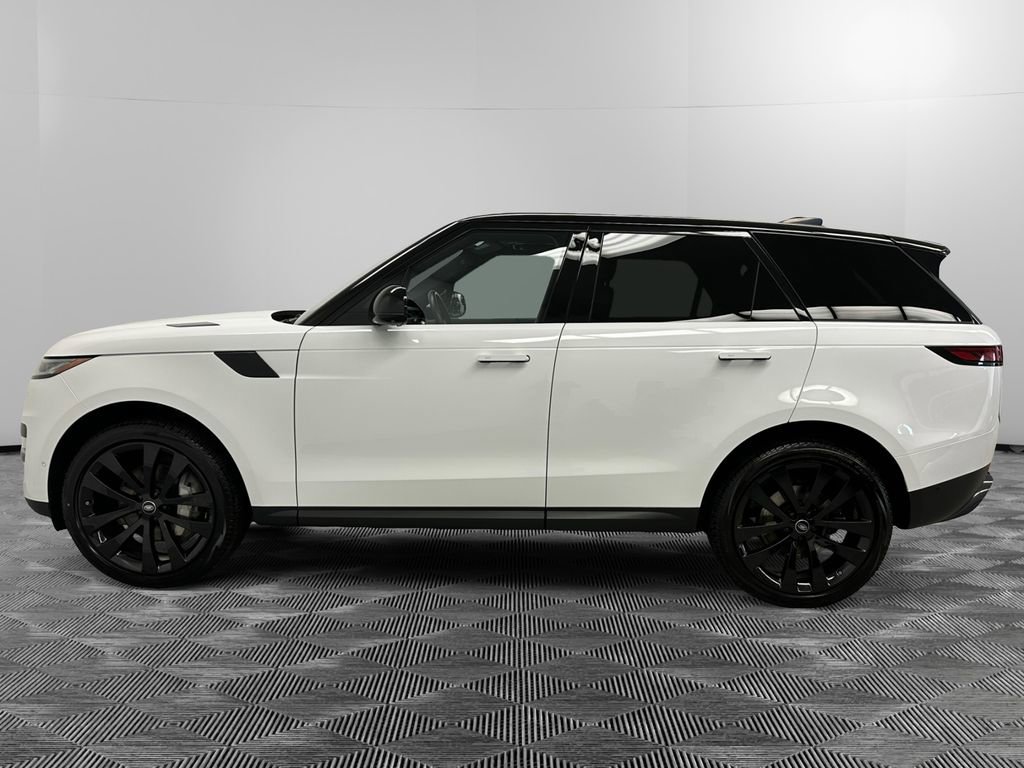 Used 2023 Land Rover Range Rover Sport SE image 2