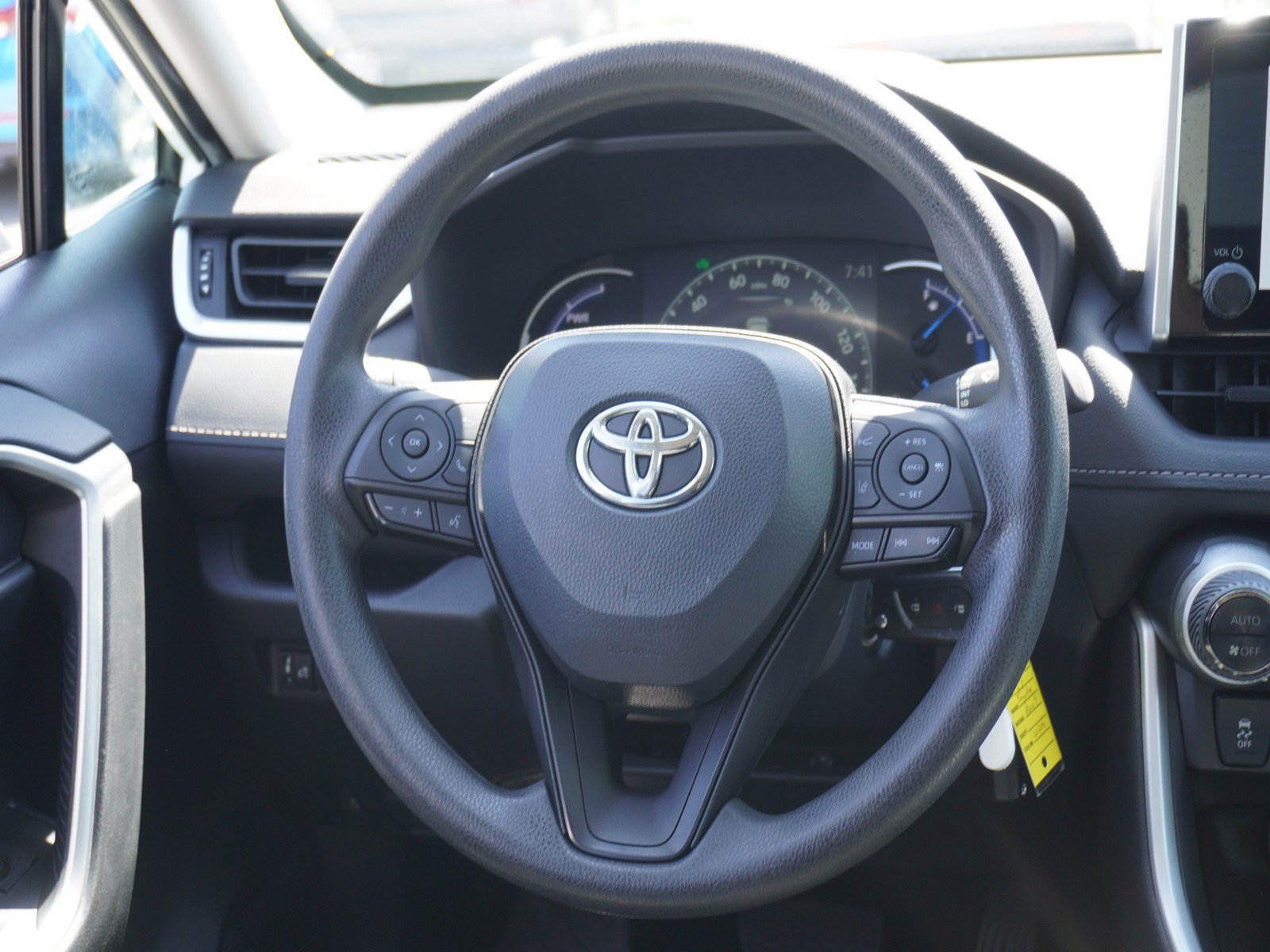 Used 2024 Toyota RAV4 LE AWD/4WD image 17