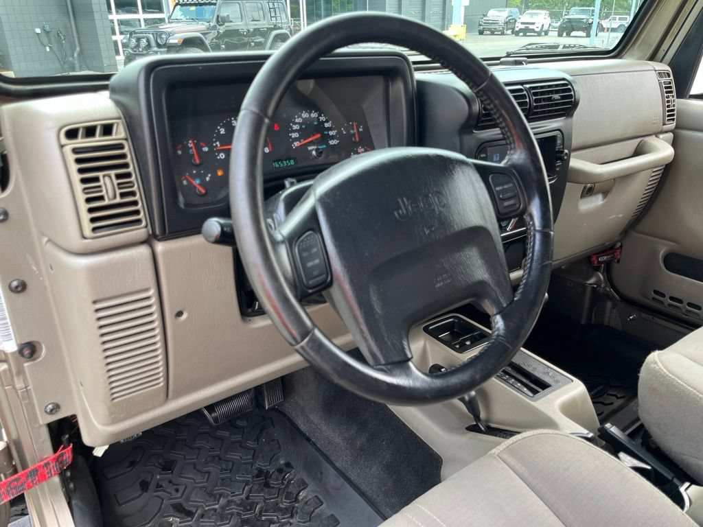 Used 2004 Jeep Wrangler Sahara w/ Dual Top Group AWD/4WD image 27