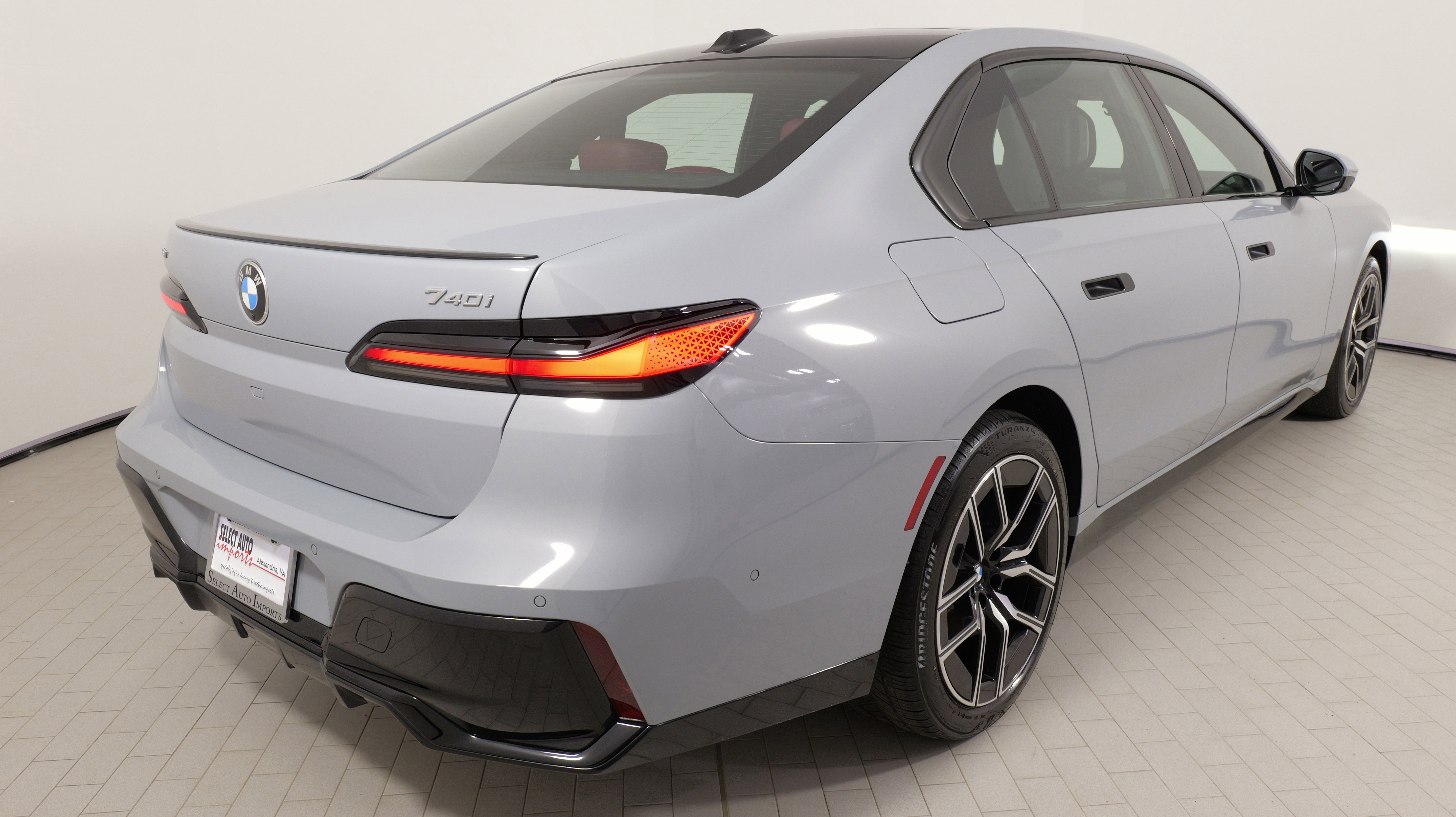 Used 2024 BMW 740i xDrive image 10