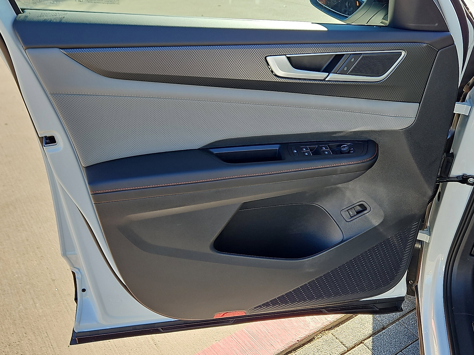 New 2026 Volkswagen Atlas Peak Edition image 15