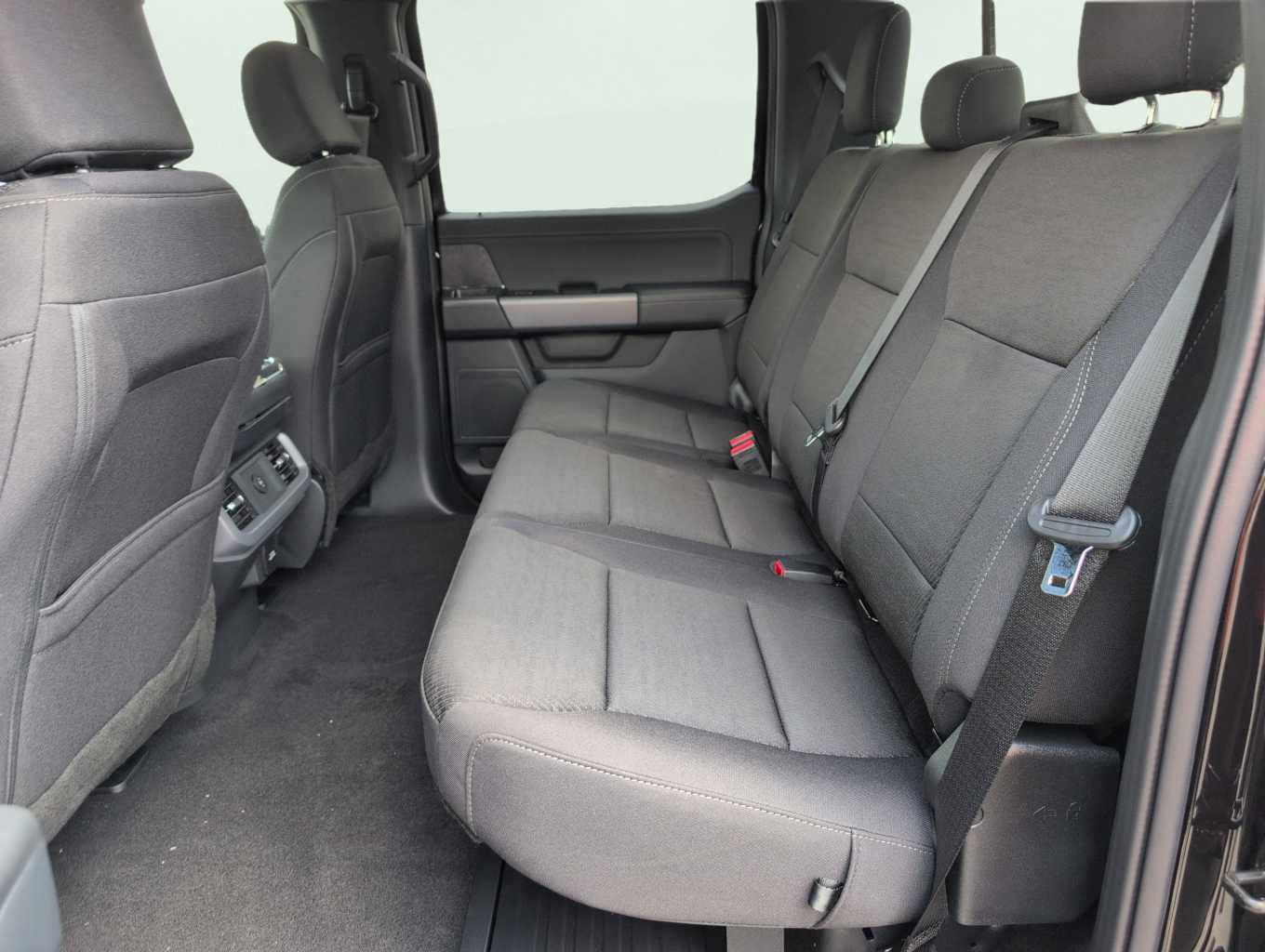 New 2025 Ford F150 XLT w/ Equipment Group 302A MID image 9