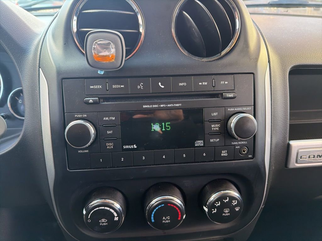 Used 2016 Jeep Compass Latitude image 24