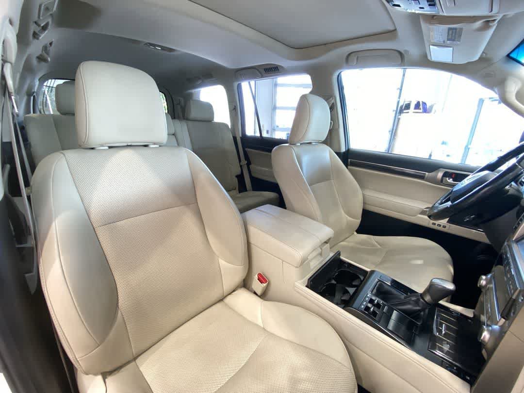 Used 2021 Lexus GX 460 Premium w/ Premium Package AWD/4WD image 27