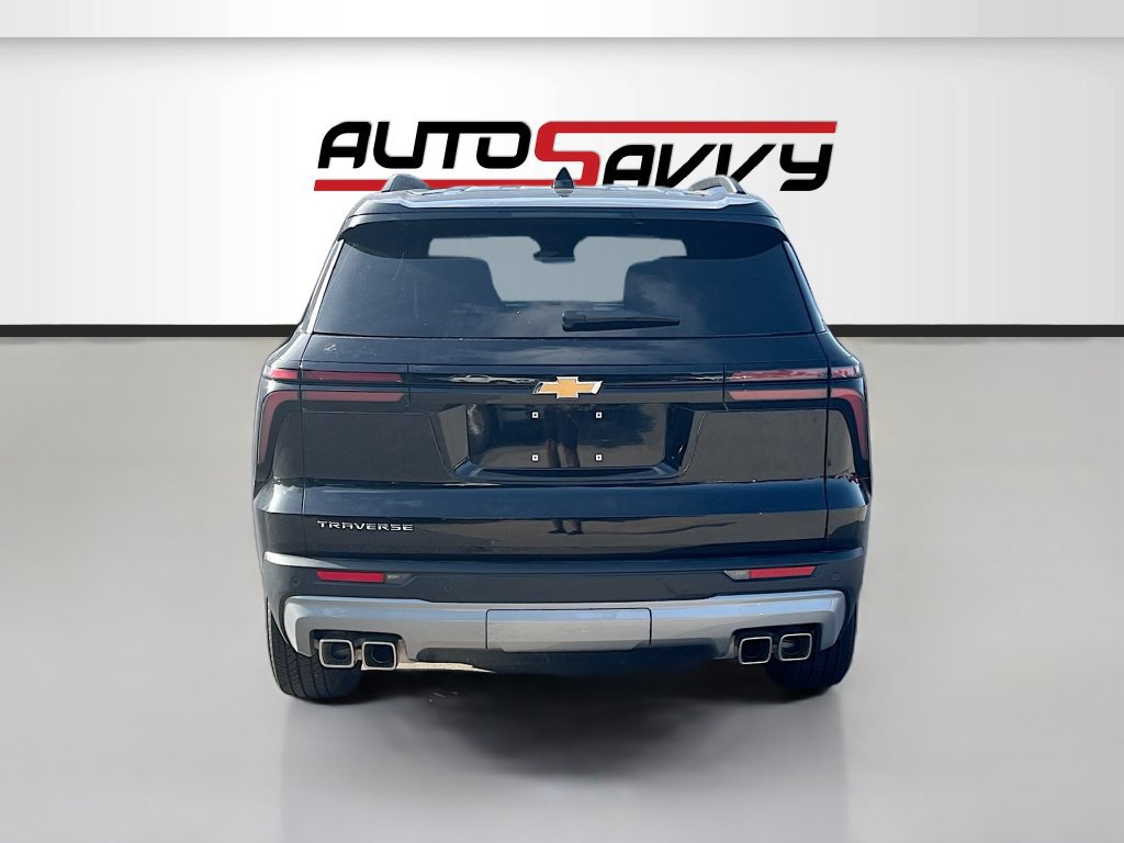 Used 2026 Chevrolet Traverse LT FWD image 6