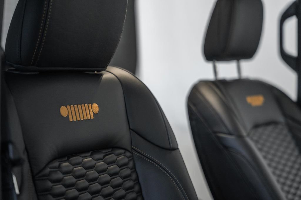 New 2025 Jeep Gladiator Sport image 30