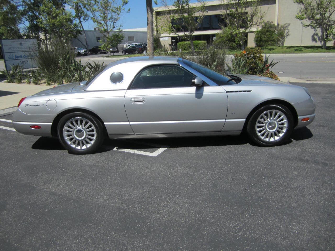 Used 2004 Ford Thunderbird Deluxe RWD image 2