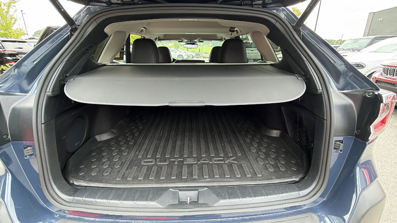 Used 2023 Subaru Outback Touring XT AWD/4WD image 12