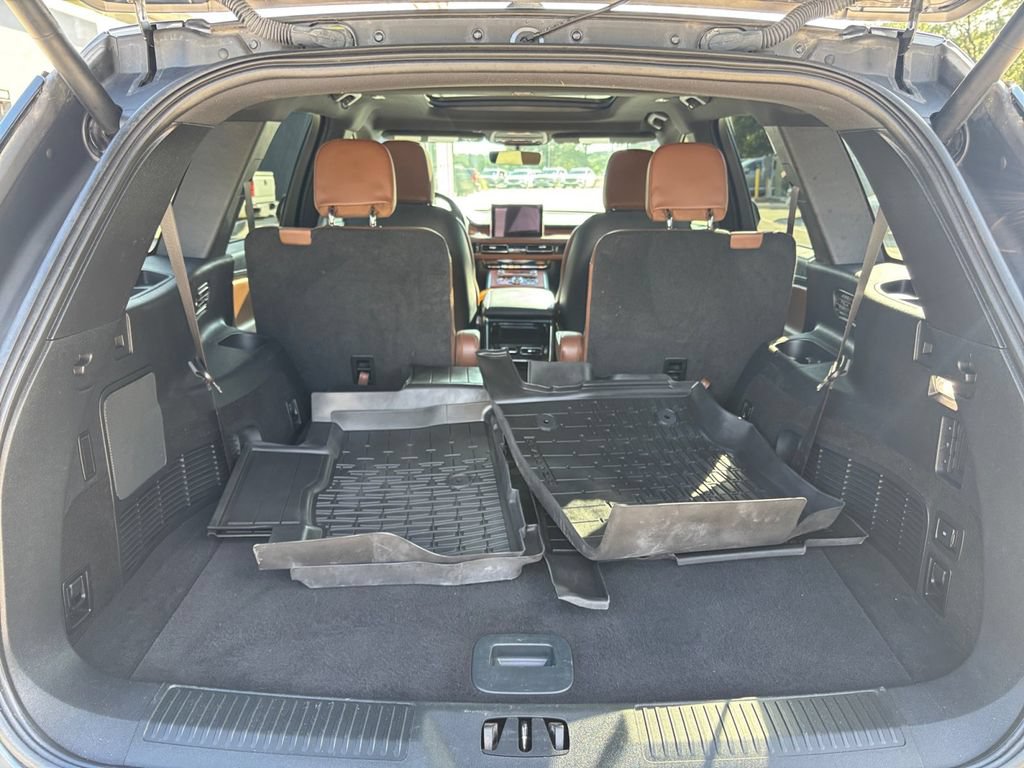 Used 2024 Lincoln Aviator Reserve w/ Elements Package Plus RWD image 17