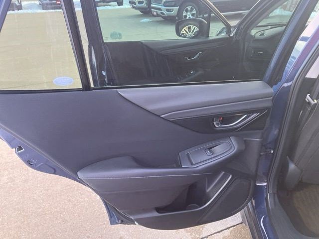 Used 2025 Subaru Outback Premium AWD/4WD image 23