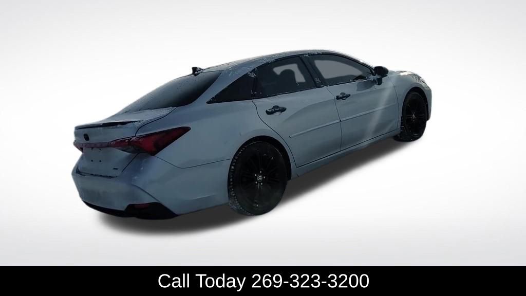 Used 2022 Toyota Avalon XSE image 5