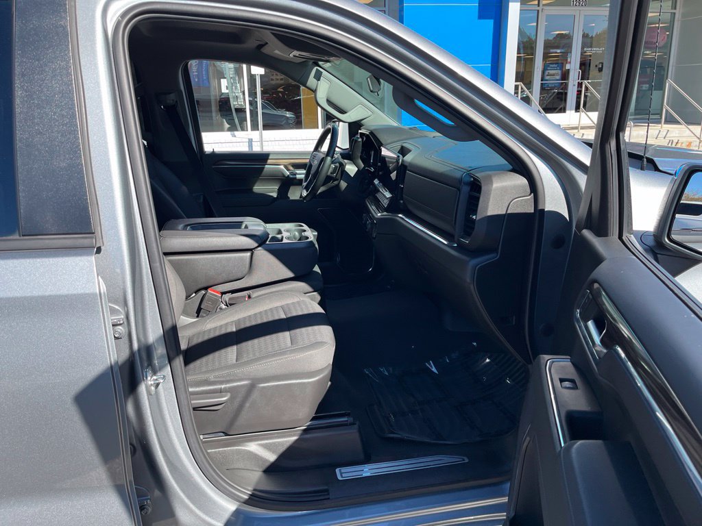 Used 2023 Chevrolet Silverado 1500 LT AWD/4WD image 41