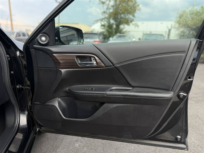 Used 2016 Honda Accord EX-L image 24