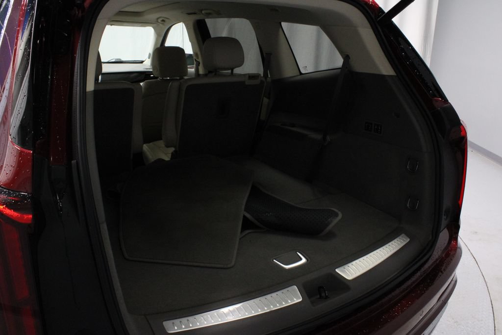 Used 2020 Cadillac XT6 Premium Luxury FWD image 17