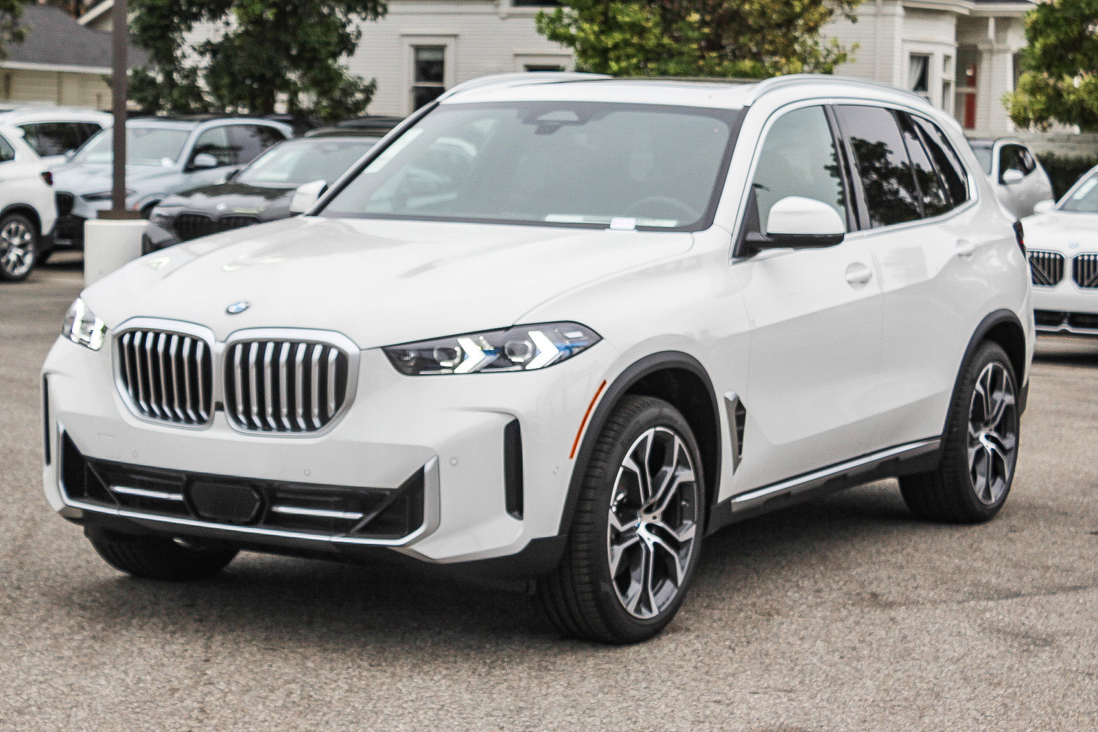 New 2026 BMW X5 xDrive40i w/ Premium Package image 3