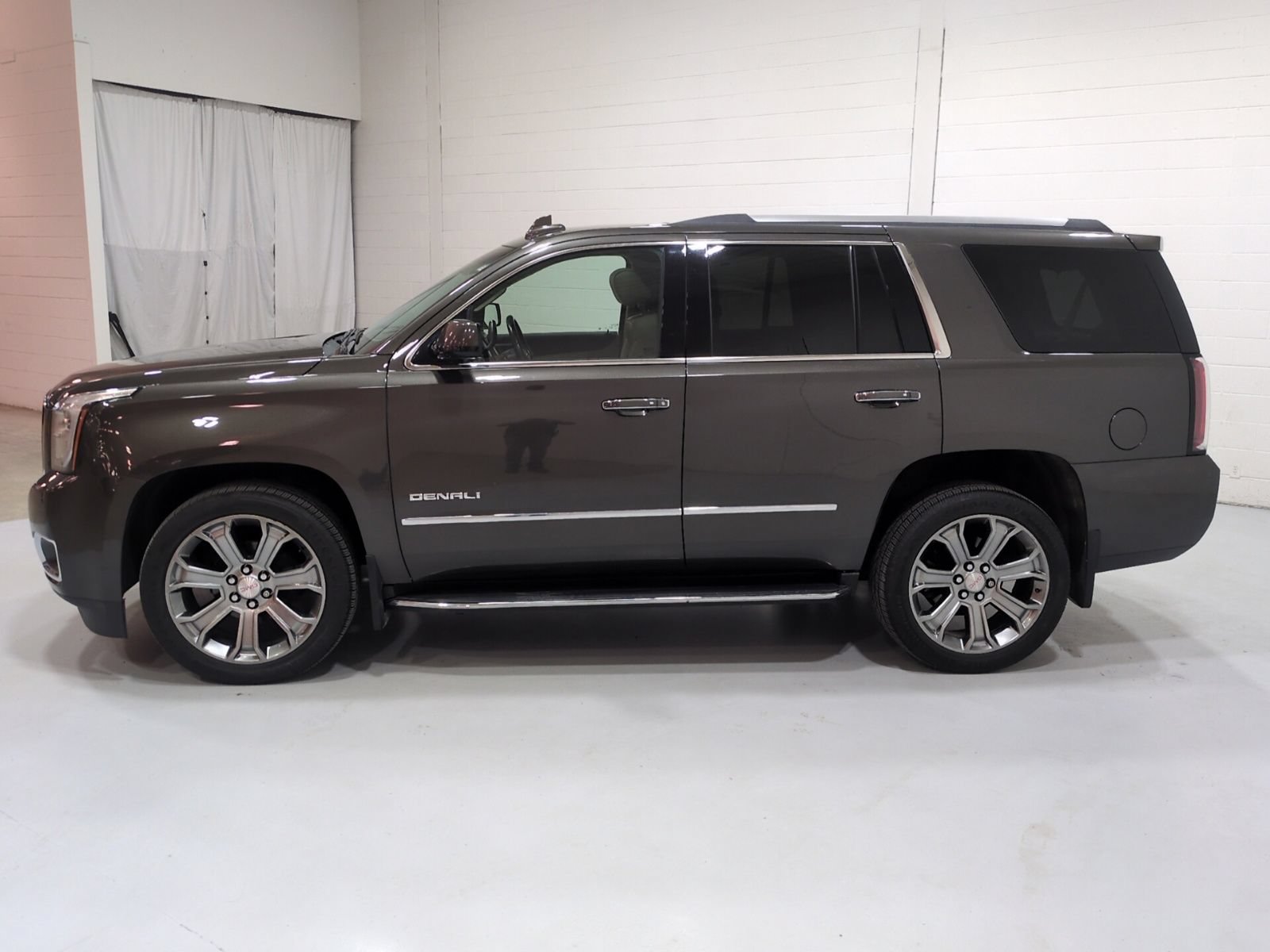 Used 2019 GMC Yukon Denali w/ Open Road Package AWD/4WD image 7