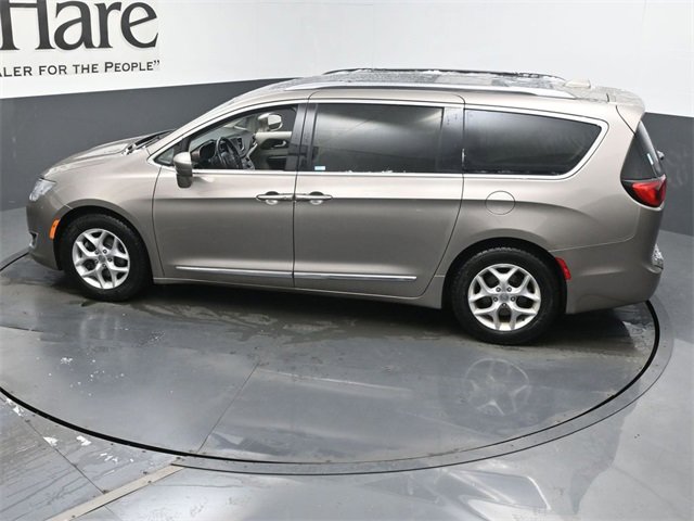 Used 2018 Chrysler Pacifica Touring-L Plus w/ Tire & Wheel Group image 44