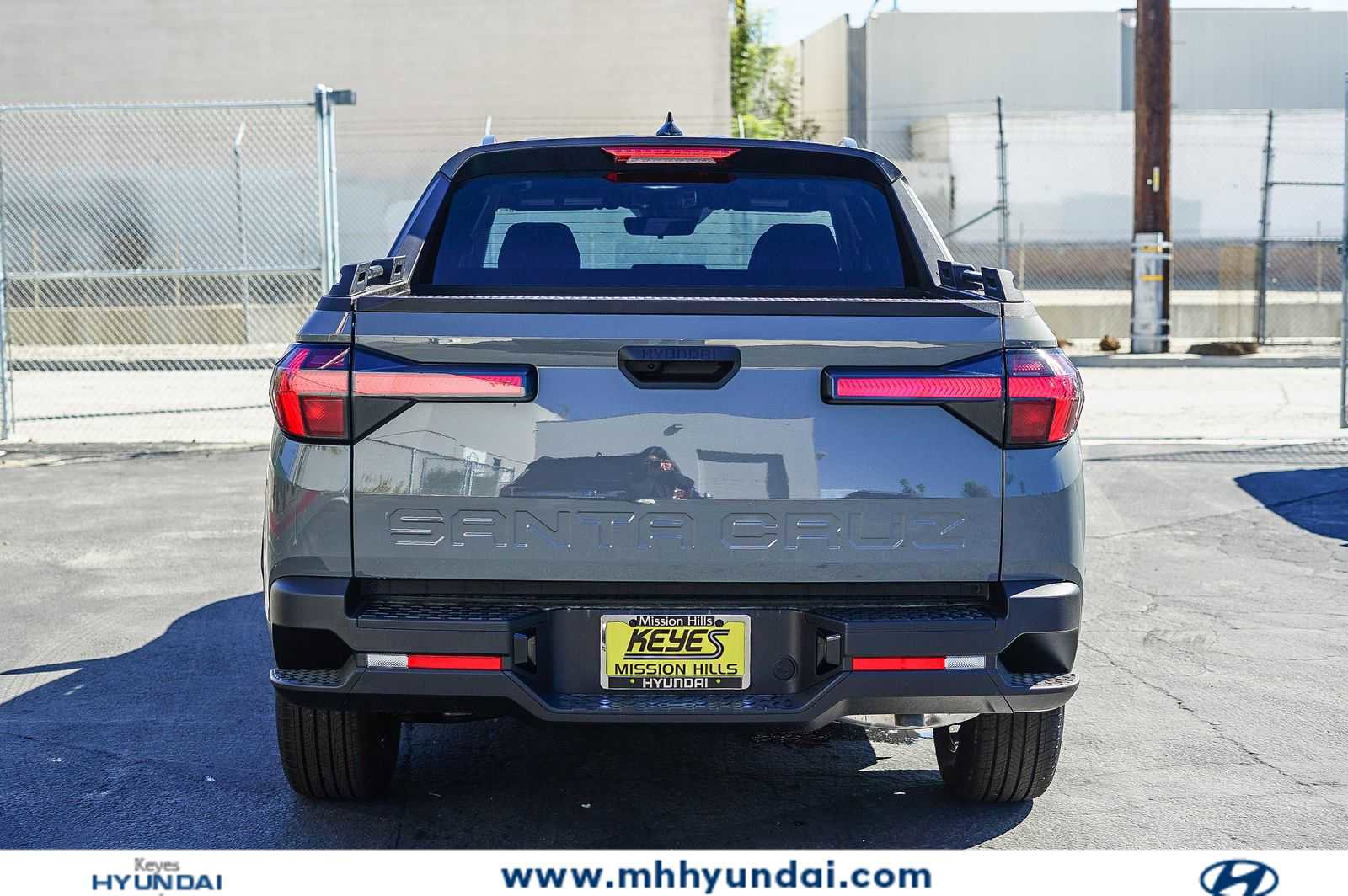 New 2026 Hyundai Santa Cruz SEL FWD image 3