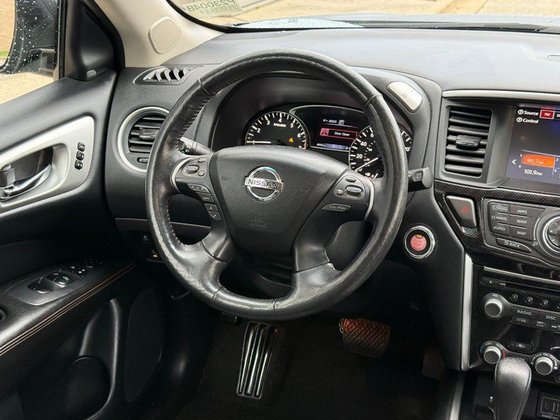 Used 2019 Nissan Pathfinder SL AWD/4WD image 15
