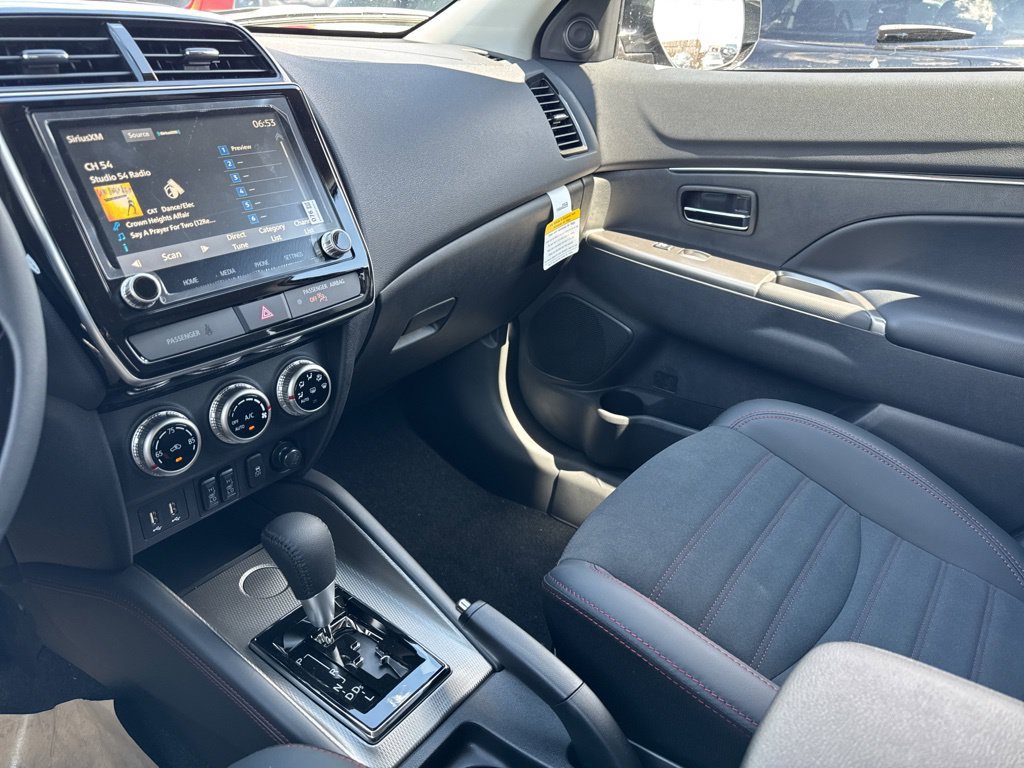 New 2027 Mitsubishi Outlander Sport SE FWD image 9