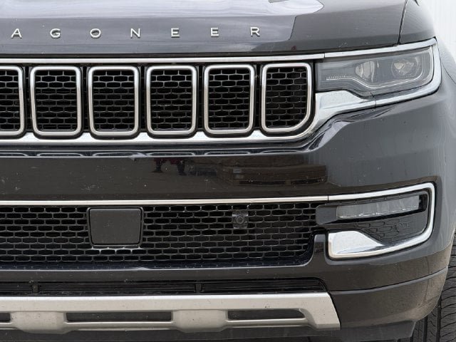 Used 2024 Jeep Wagoneer L Series II RWD image 8