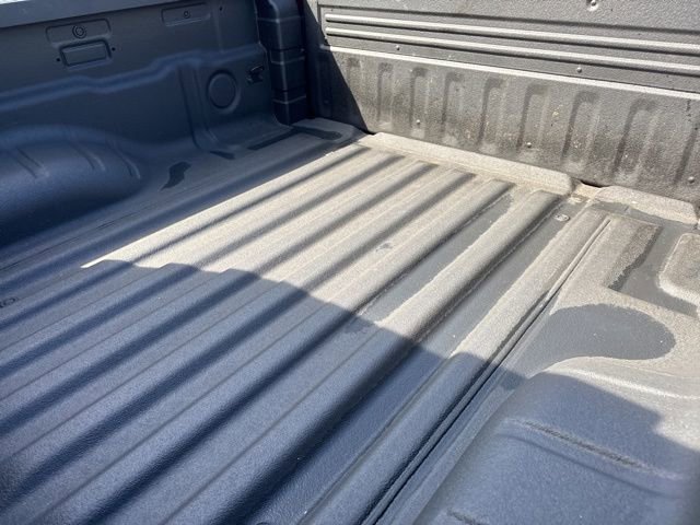 Used 2025 Nissan Frontier SV image 10