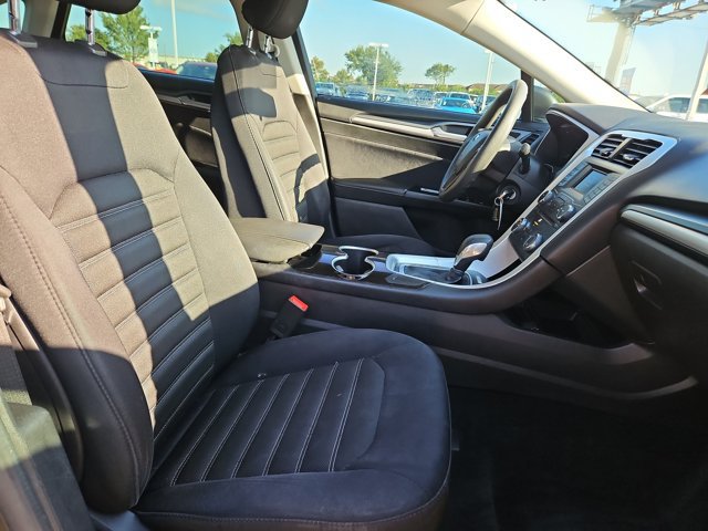 Used 2015 Ford Fusion SE FWD image 19