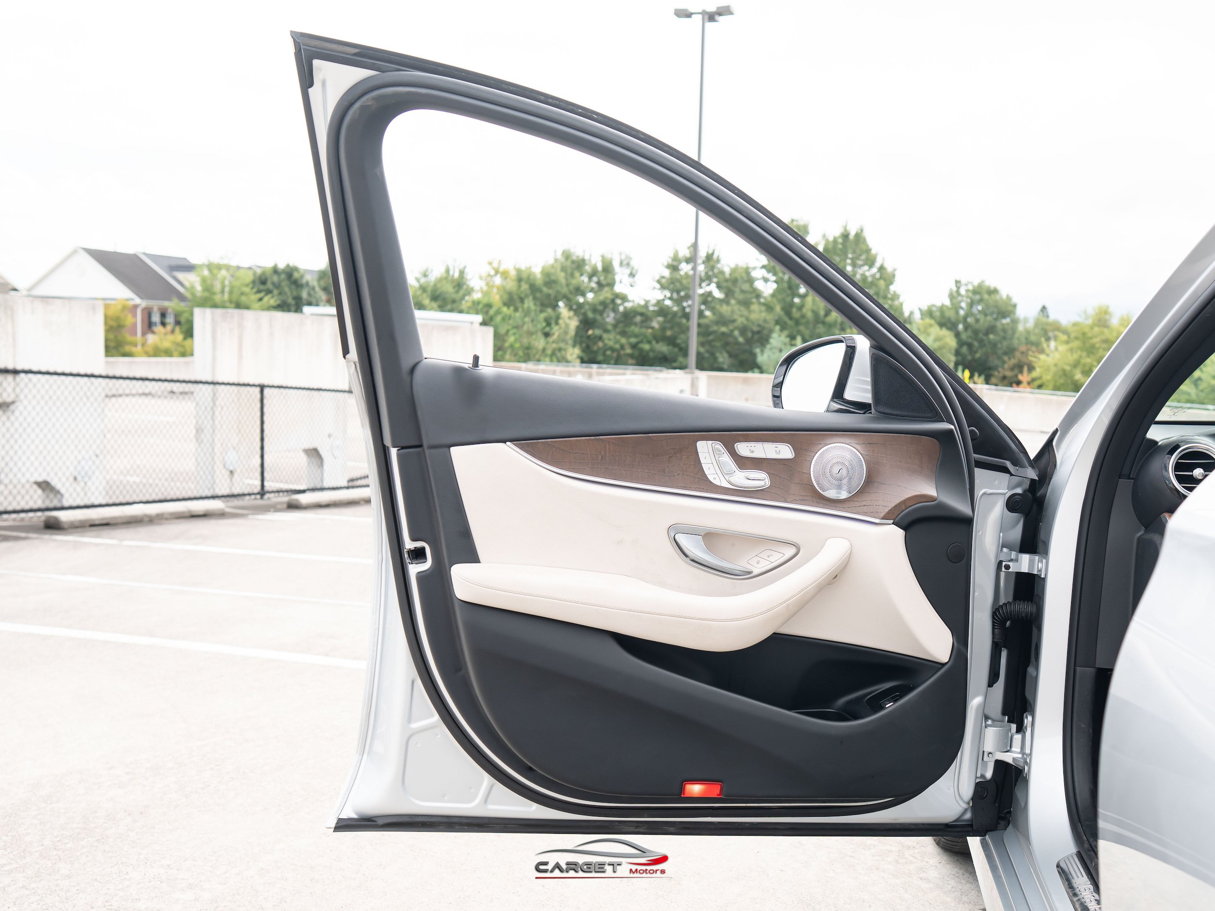 Used 2019 Mercedes-Benz E 450 4MATIC Sedan w/ Driver Assistance Package image 41
