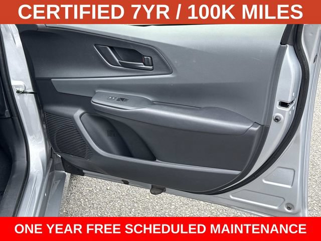 Used 2025 Toyota Prius LE FWD image 8