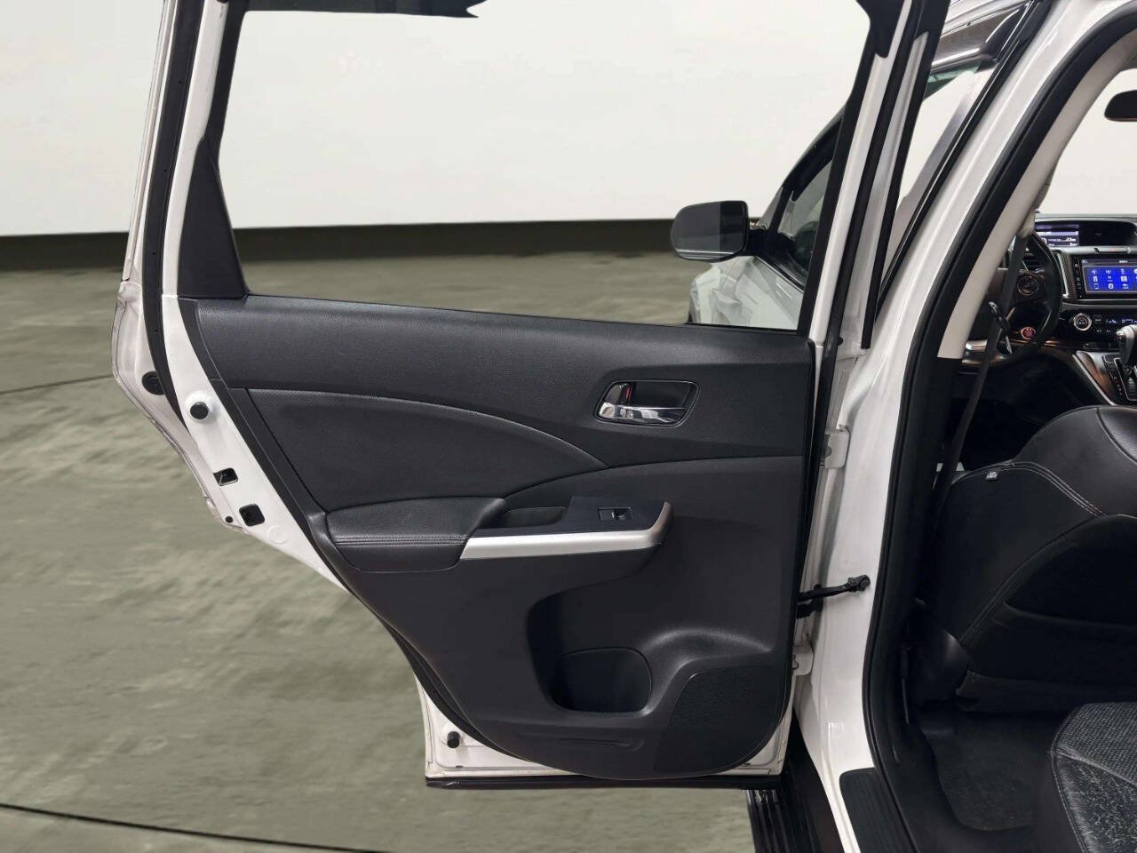 Used 2015 Honda CR-V EX-L image 16