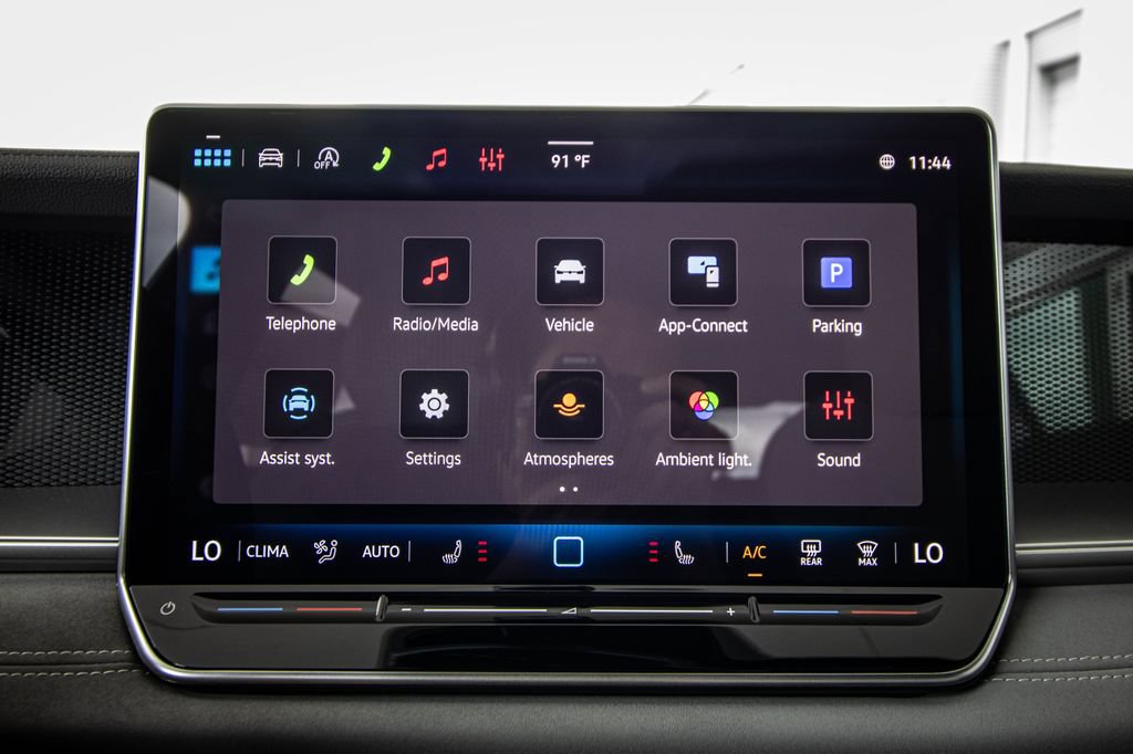 New 2026 Volkswagen Tiguan SE R-Line FWD image 44
