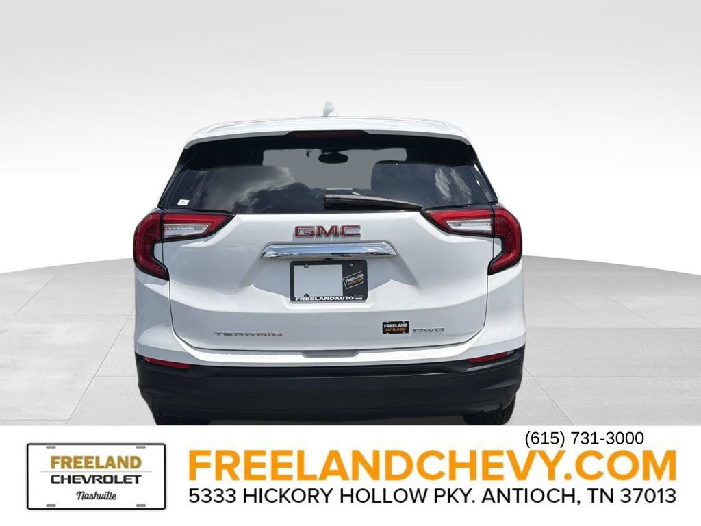 Used 2024 GMC Terrain SLE AWD/4WD image 4