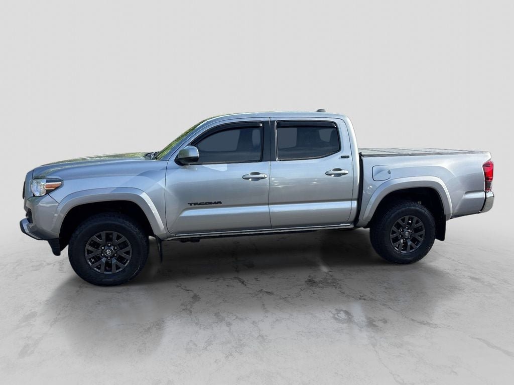Used 2020 Toyota Tacoma SR5 AWD/4WD image 2
