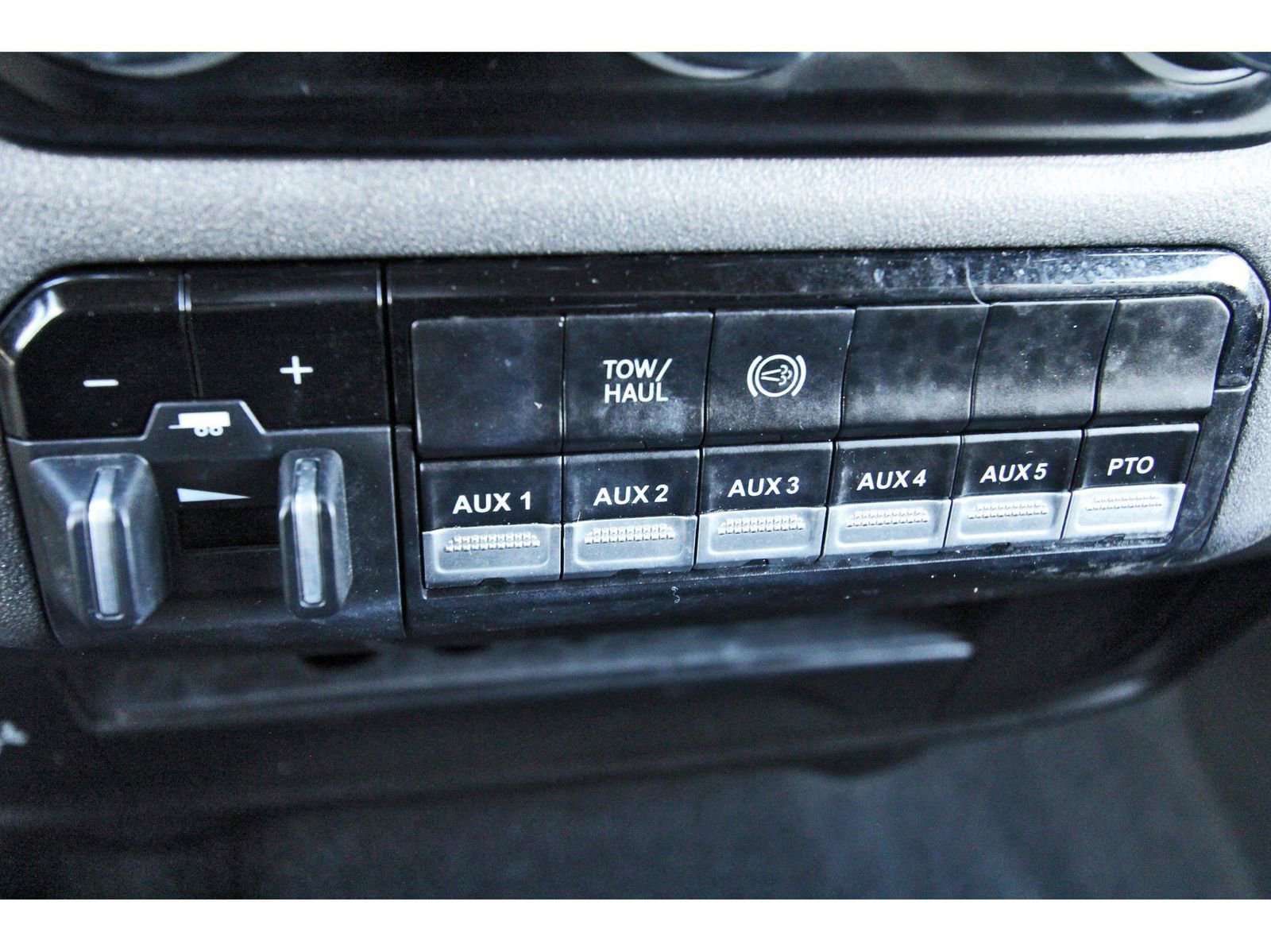 Used 2024 RAM 5500 Tradesman w/ Chrome Appearance Group image 29