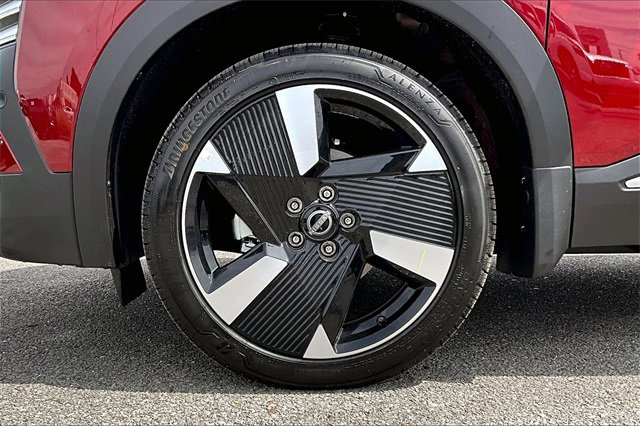 New 2025 Nissan Kicks SR w/ SR Premium Package image 11