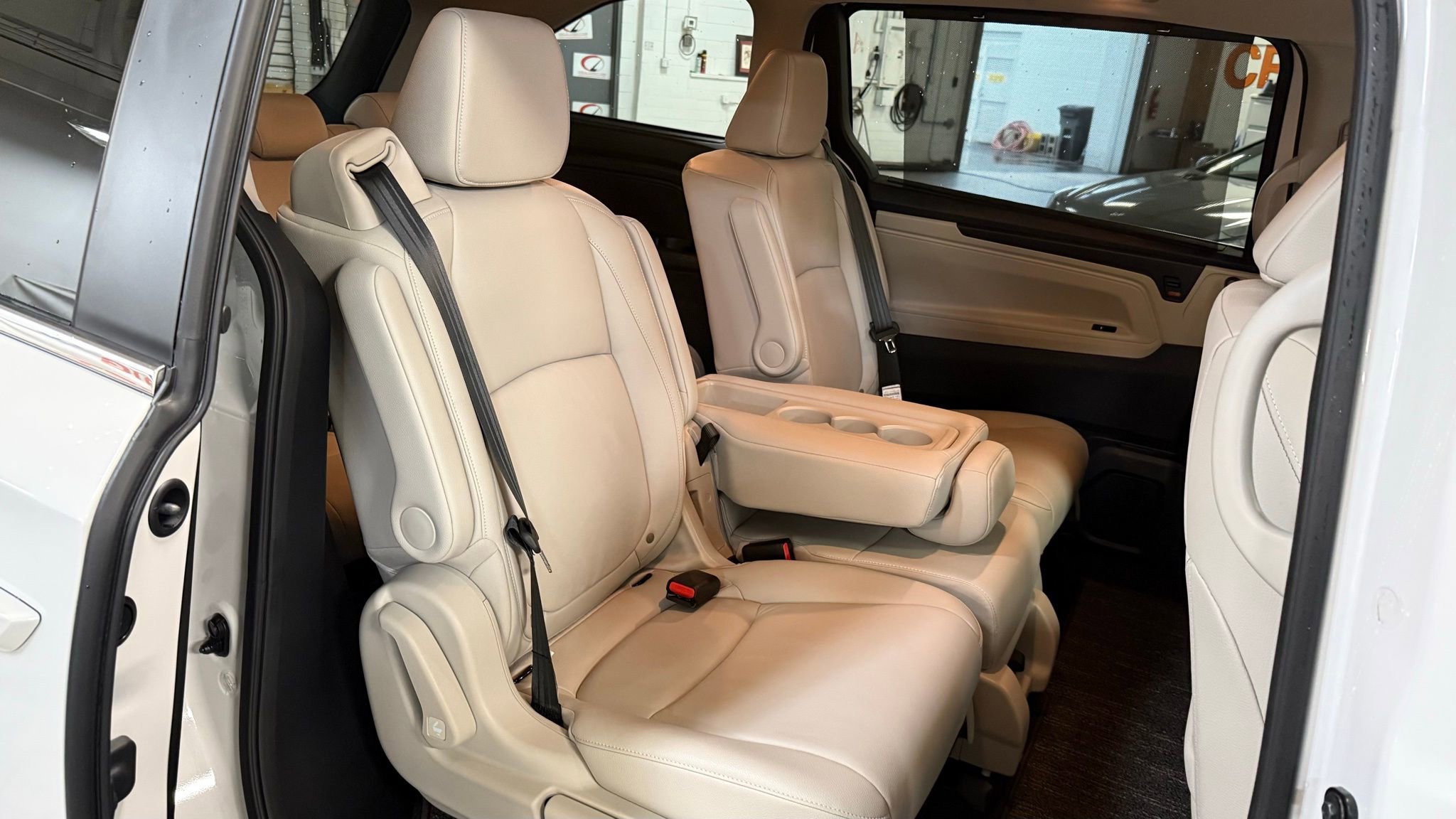 Used 2025 Honda Odyssey EX-L image 35