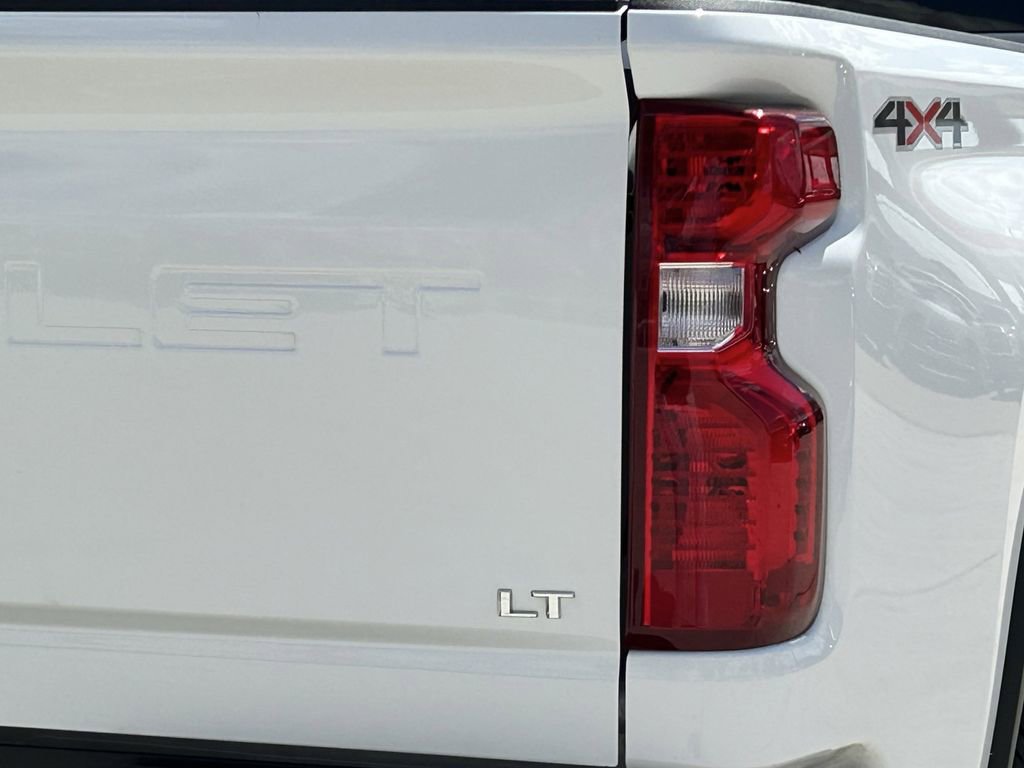 Used 2025 Chevrolet Silverado 2500 LT w/ Convenience Package AWD/4WD image 8