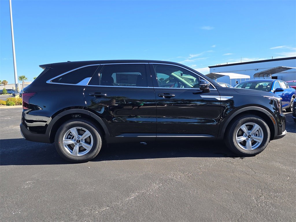 New 2026 Kia Sorento LX image 9