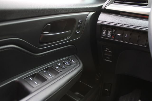 Used 2025 Honda Odyssey Sport-L image 16