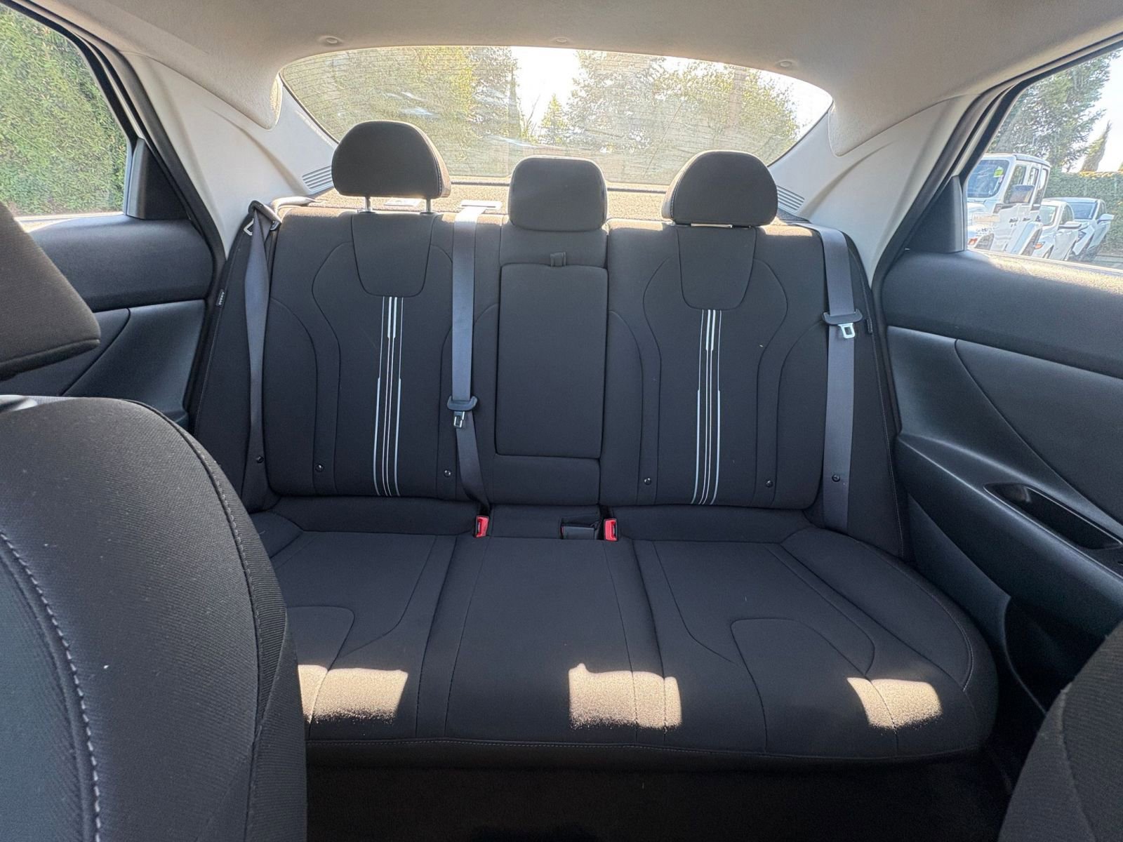 Used 2025 Hyundai Elantra SEL FWD image 39