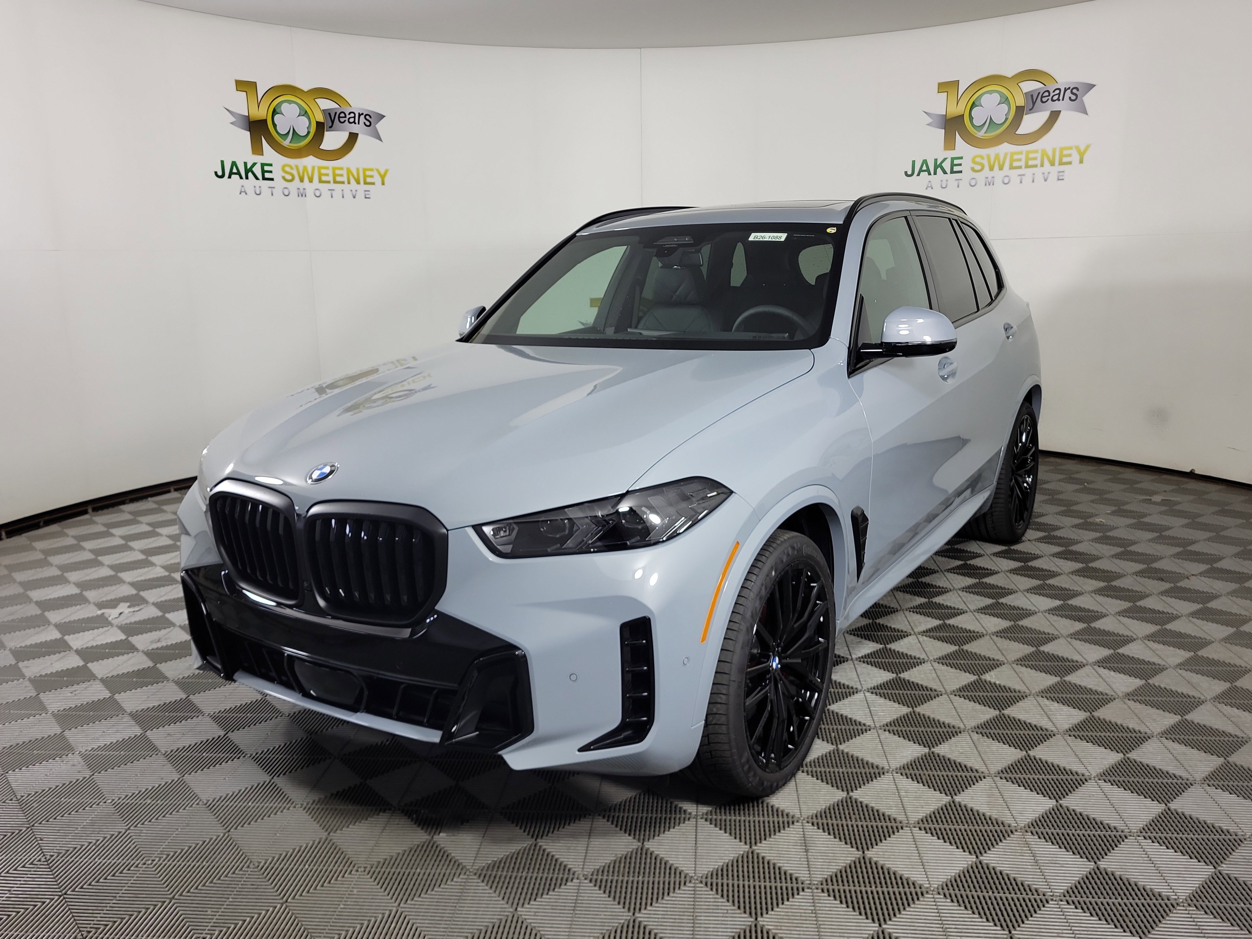 New 2026 BMW X5 xDrive40i w/ M Sport Package AWD/4WD image 3