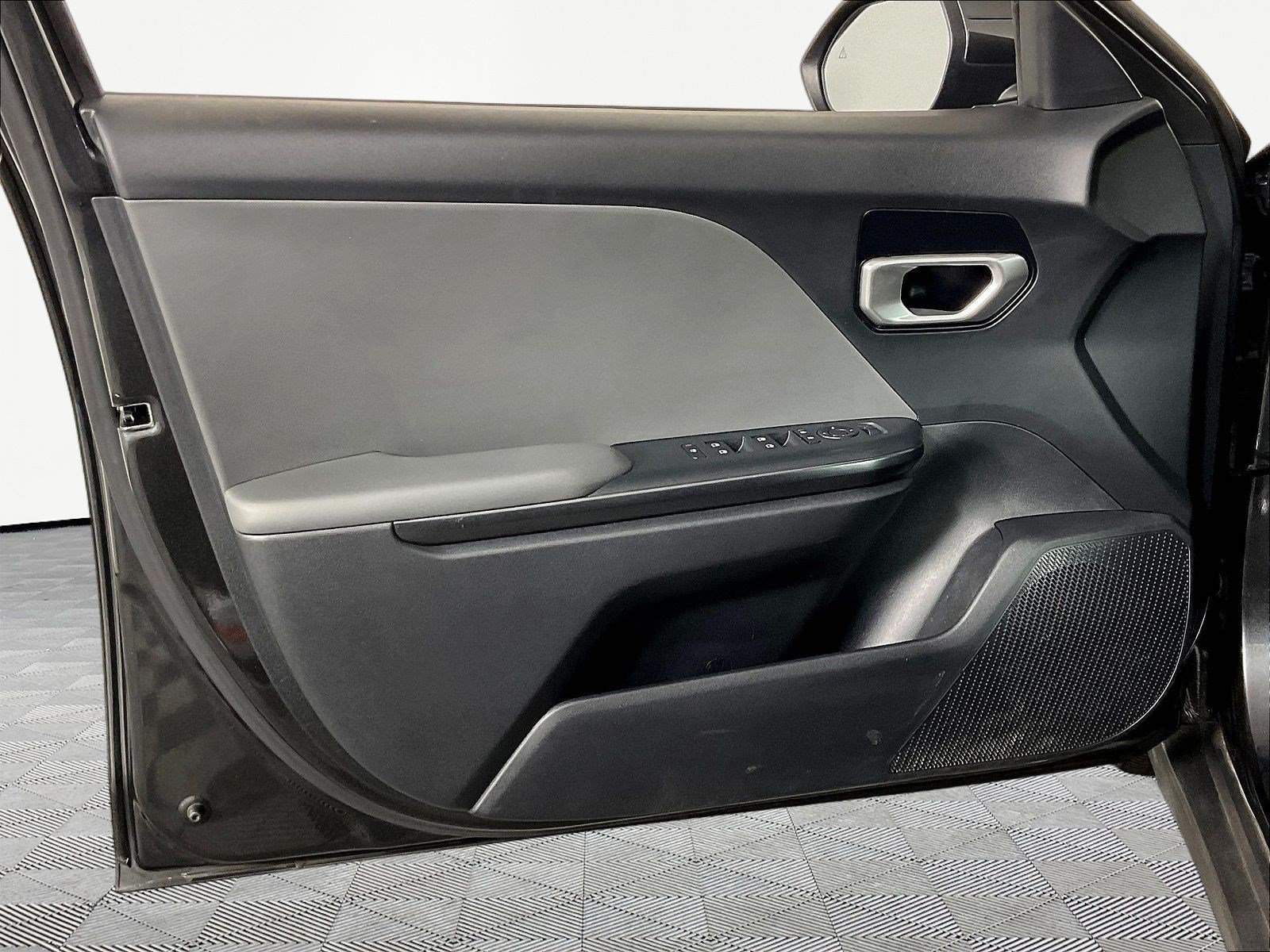 Used 2025 Kia K4 FWD image 19